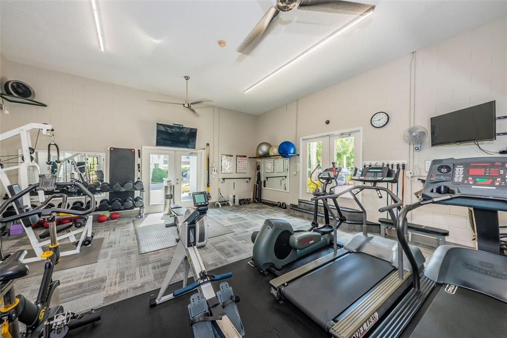 For Sale: $355,000 (2 beds, 2 baths, 1065 Square Feet)