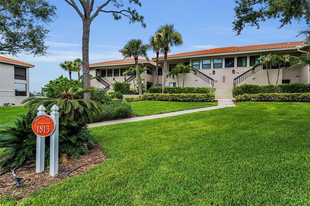 For Sale: $355,000 (2 beds, 2 baths, 1065 Square Feet)