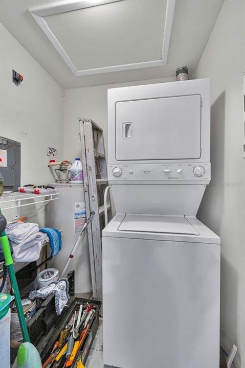 For Sale: $355,000 (2 beds, 2 baths, 1065 Square Feet)