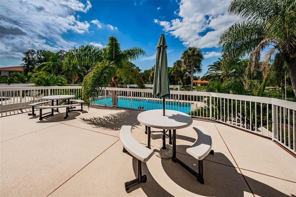 For Sale: $355,000 (2 beds, 2 baths, 1065 Square Feet)