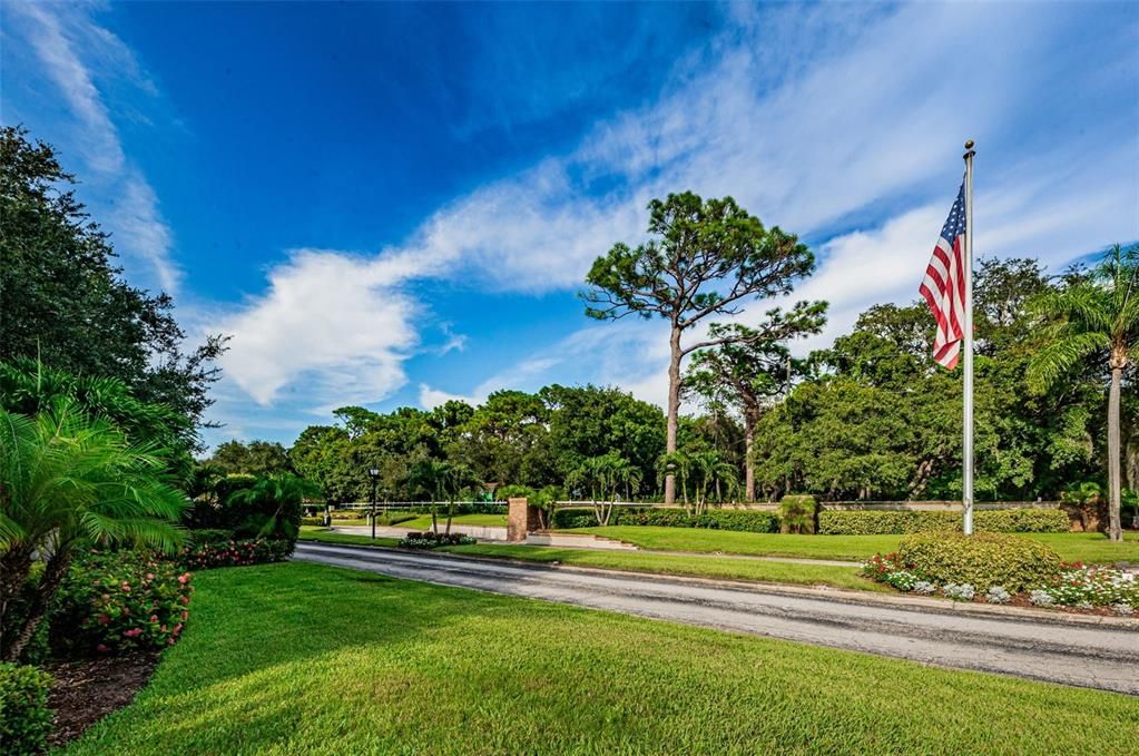 For Sale: $355,000 (2 beds, 2 baths, 1065 Square Feet)