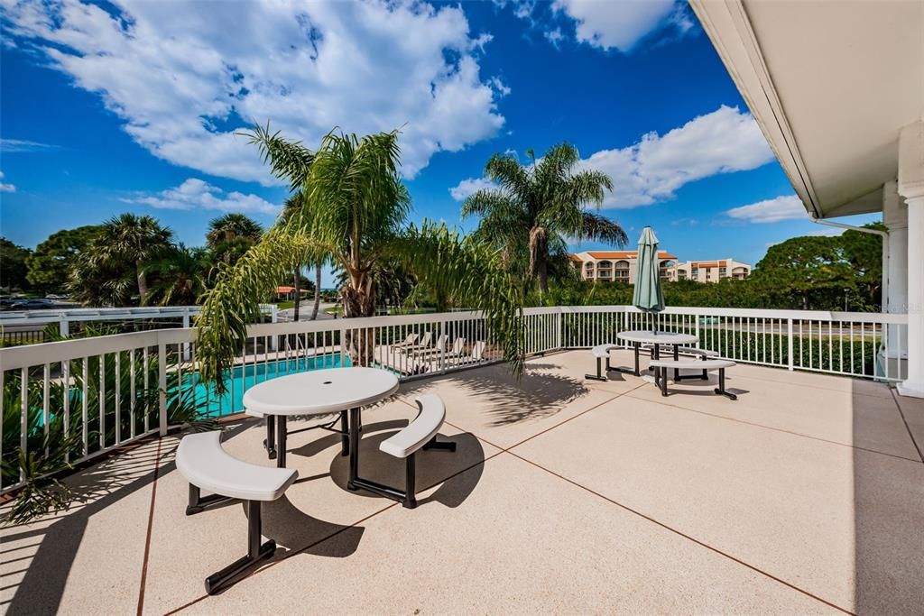 For Sale: $355,000 (2 beds, 2 baths, 1065 Square Feet)