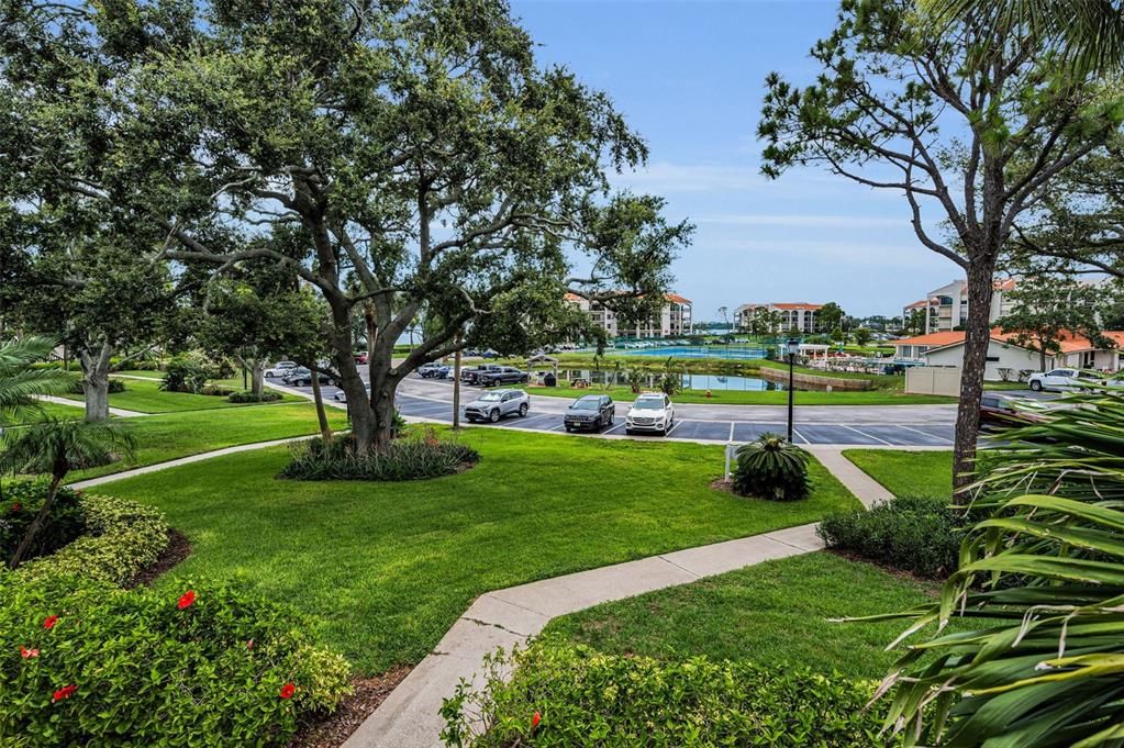 For Sale: $355,000 (2 beds, 2 baths, 1065 Square Feet)