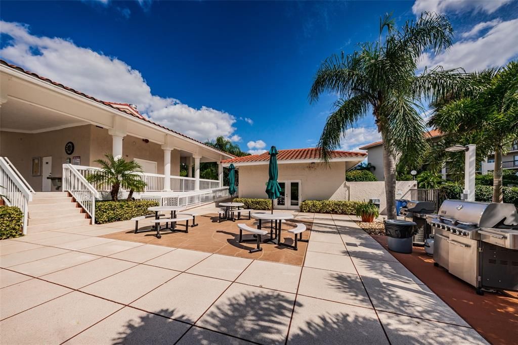For Sale: $355,000 (2 beds, 2 baths, 1065 Square Feet)