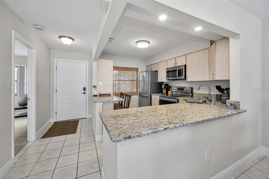For Sale: $355,000 (2 beds, 2 baths, 1065 Square Feet)