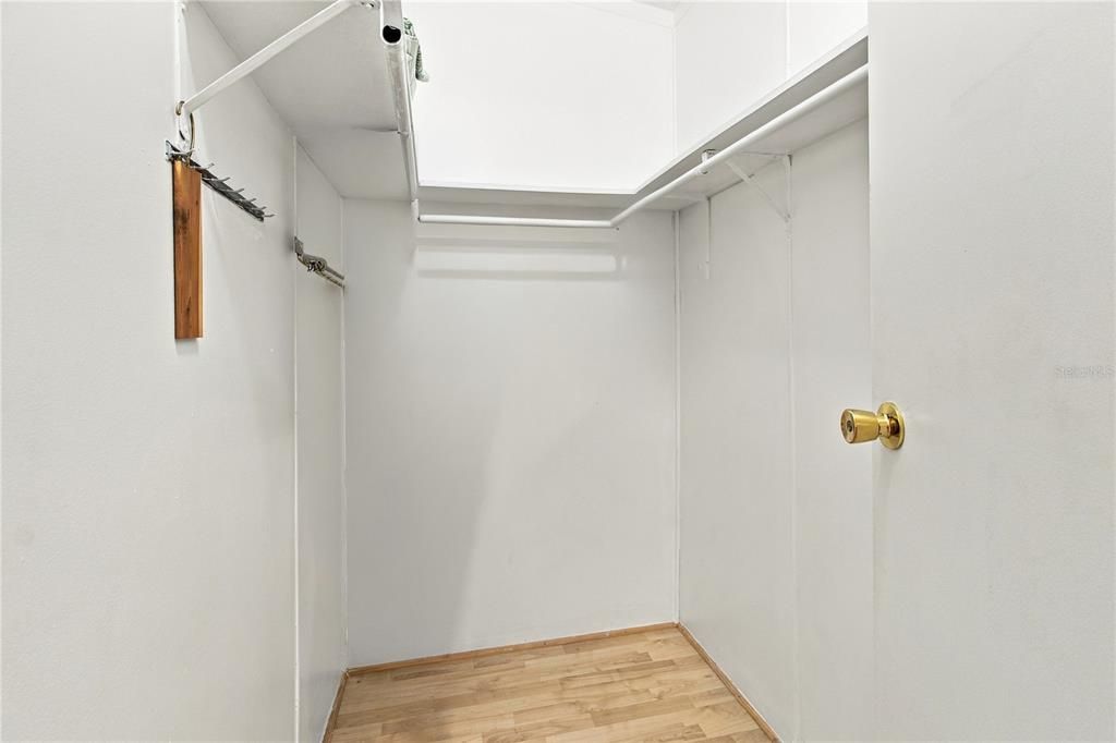 En Venta: $229,000 (3 camas, 2 baños, 1300 Pies cuadrados)