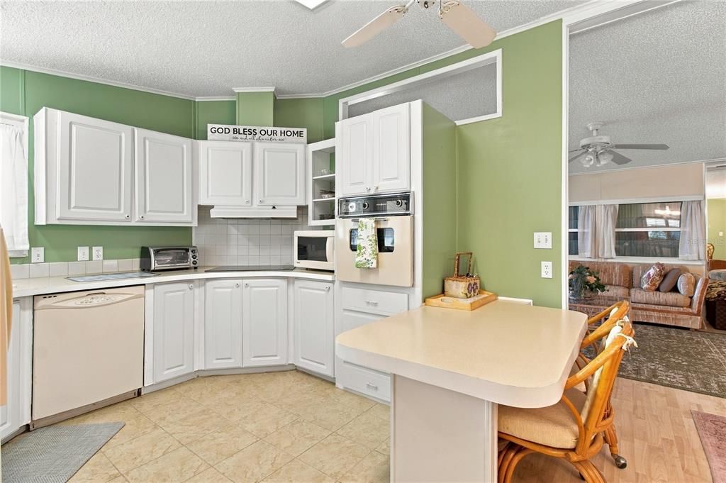 En Venta: $229,000 (3 camas, 2 baños, 1300 Pies cuadrados)