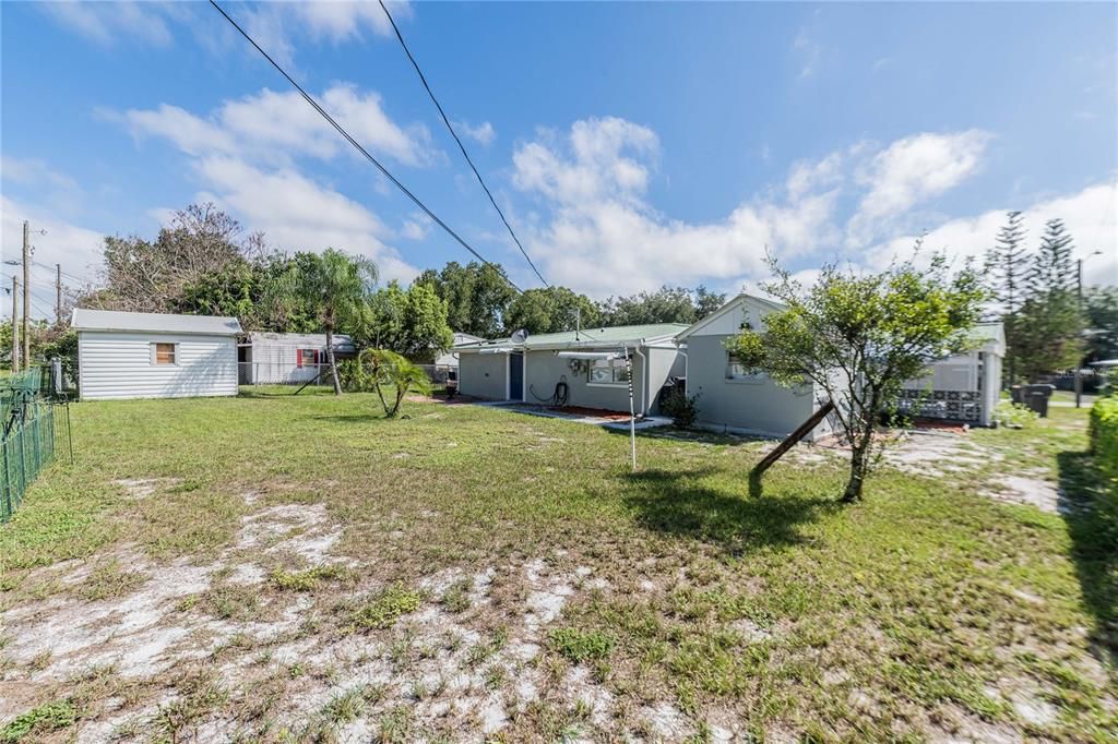 For Sale: $210,000 (2 beds, 2 baths, 1242 Square Feet)