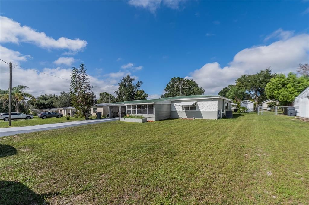 For Sale: $210,000 (2 beds, 2 baths, 1242 Square Feet)