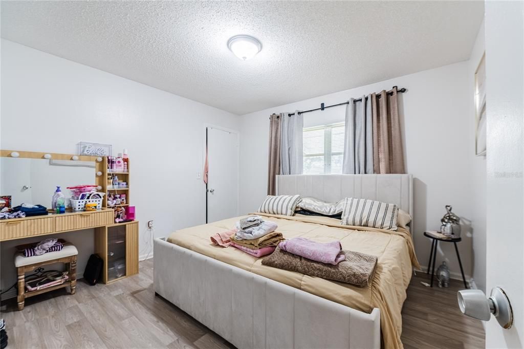 For Sale: $210,000 (2 beds, 2 baths, 1242 Square Feet)