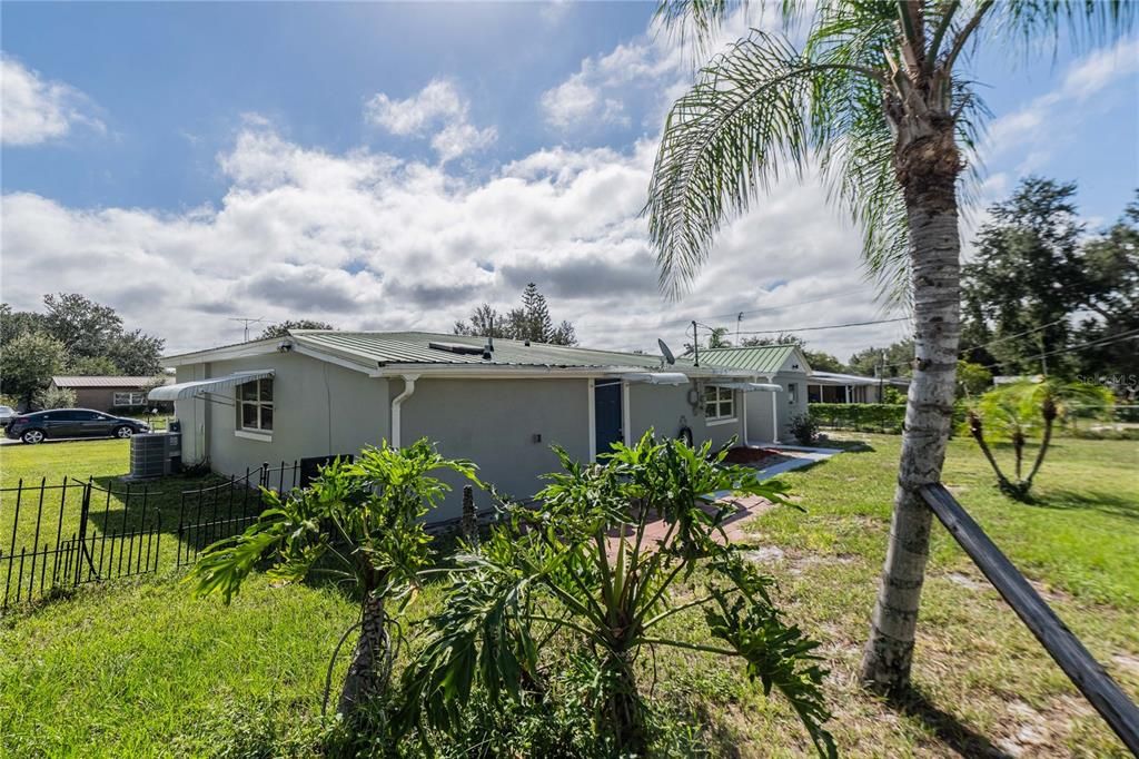 For Sale: $210,000 (2 beds, 2 baths, 1242 Square Feet)