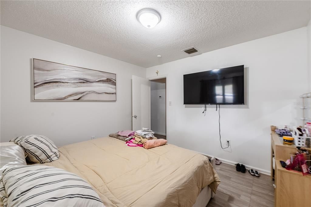 For Sale: $210,000 (2 beds, 2 baths, 1242 Square Feet)