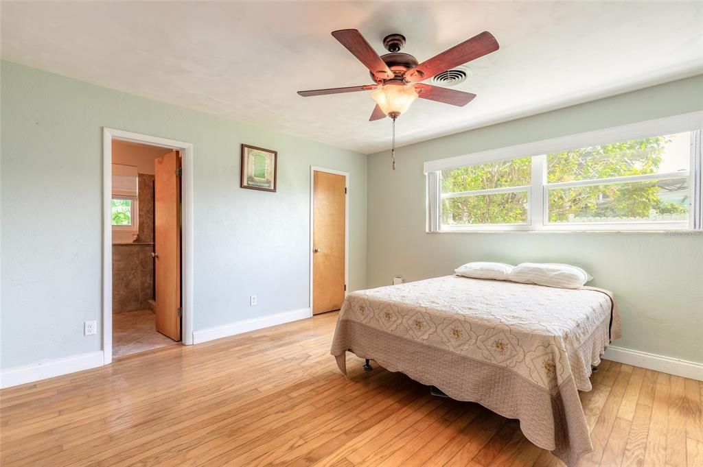 For Sale: $289,000 (3 beds, 2 baths, 1898 Square Feet)