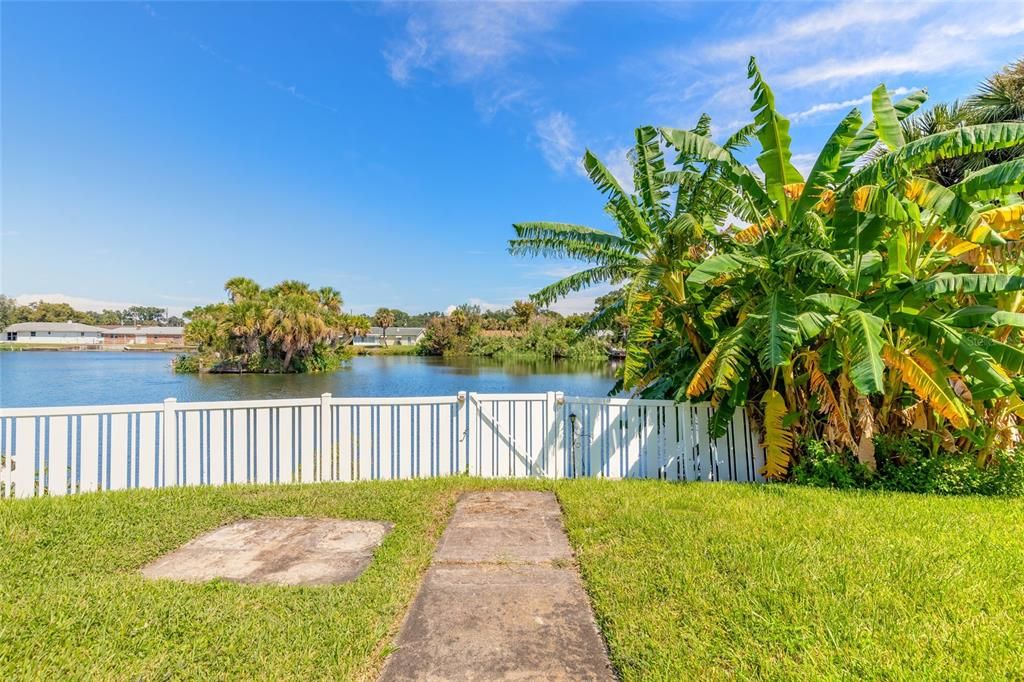 For Sale: $289,000 (3 beds, 2 baths, 1898 Square Feet)