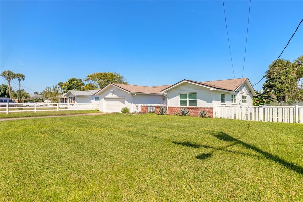 For Sale: $289,000 (3 beds, 2 baths, 1898 Square Feet)