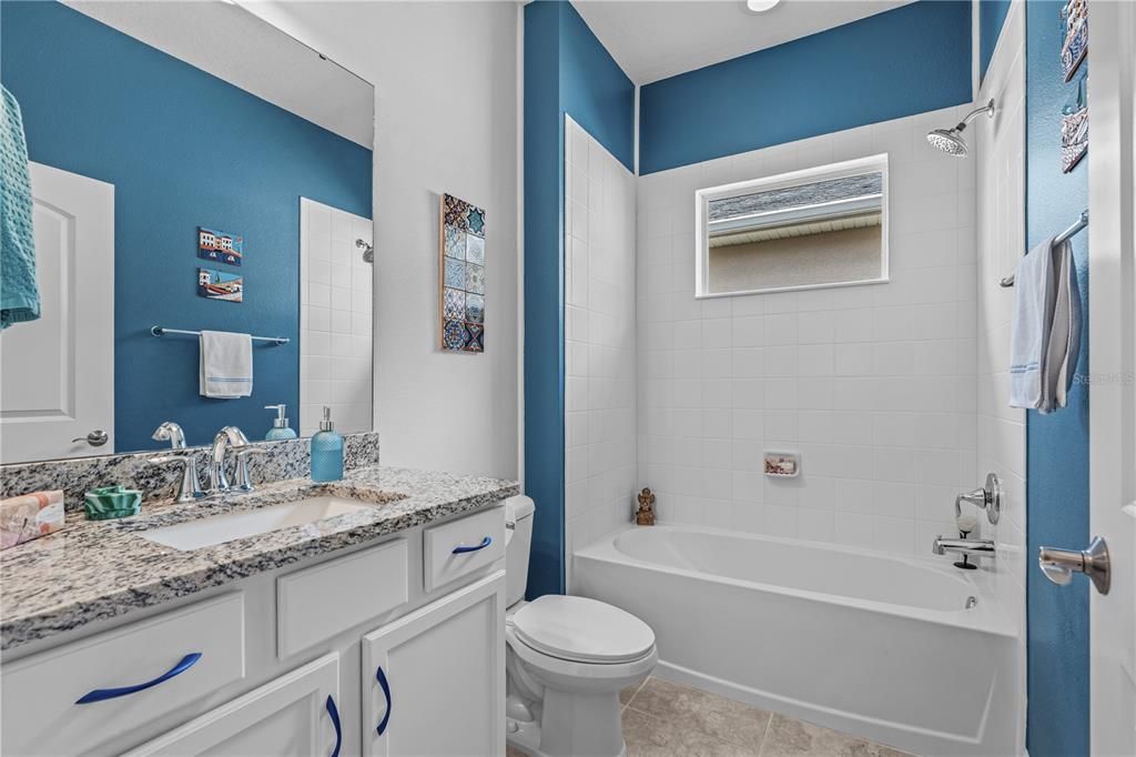 На продажу: $377,900 (3 спален, 2 ванн, 1626 Квадратных фут)