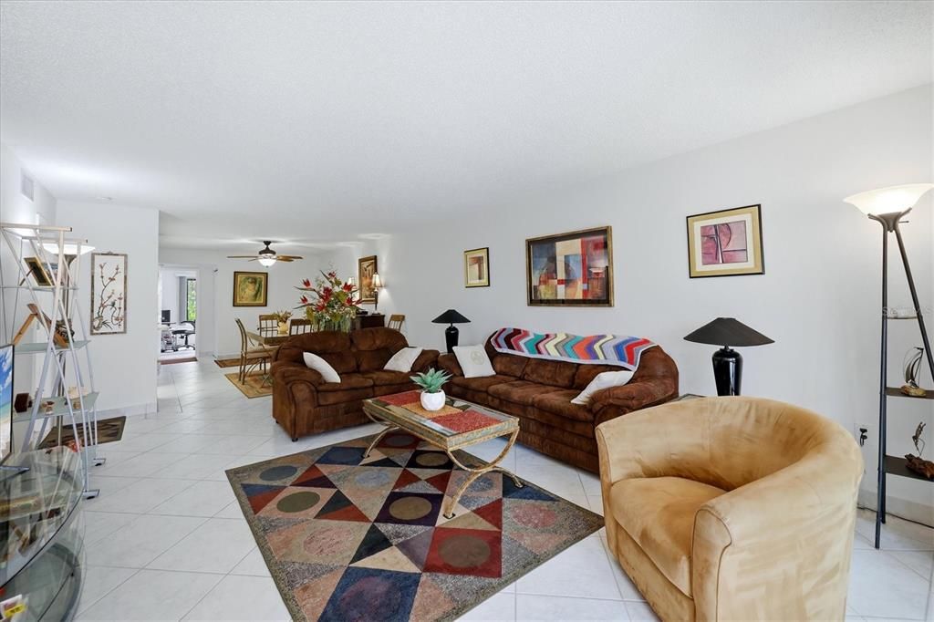 For Sale: $395,000 (3 beds, 2 baths, 1325 Square Feet)