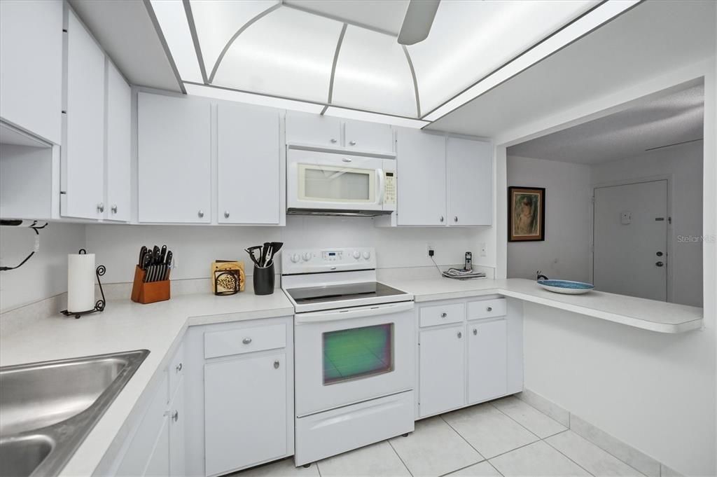 For Sale: $395,000 (3 beds, 2 baths, 1325 Square Feet)