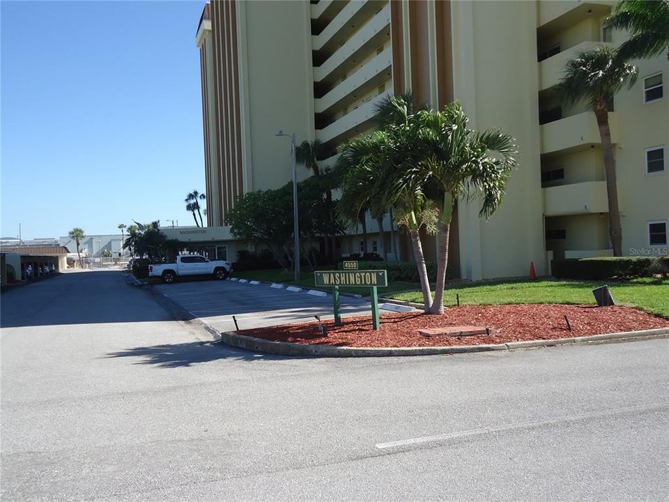 For Sale: $125,000 (1 beds, 1 baths, 530 Square Feet)