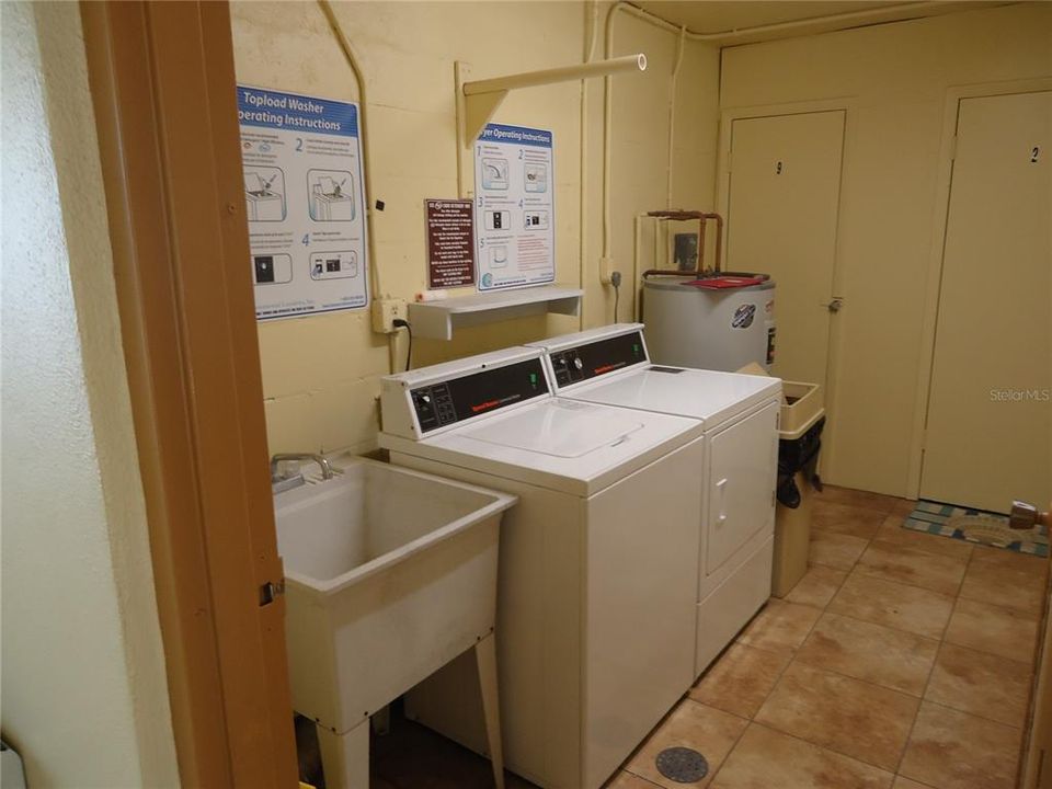 For Sale: $125,000 (1 beds, 1 baths, 530 Square Feet)