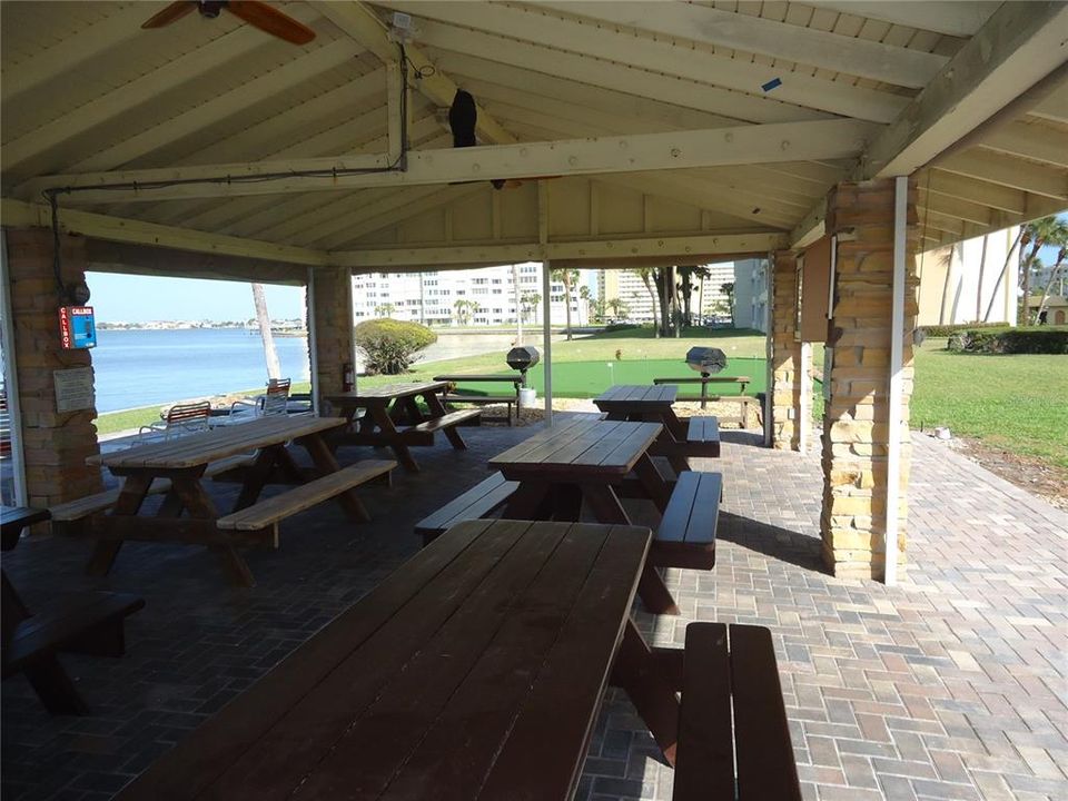 For Sale: $125,000 (1 beds, 1 baths, 530 Square Feet)