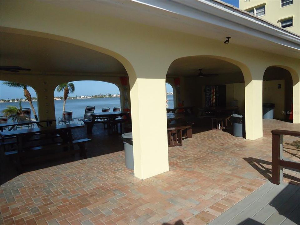 For Sale: $125,000 (1 beds, 1 baths, 530 Square Feet)