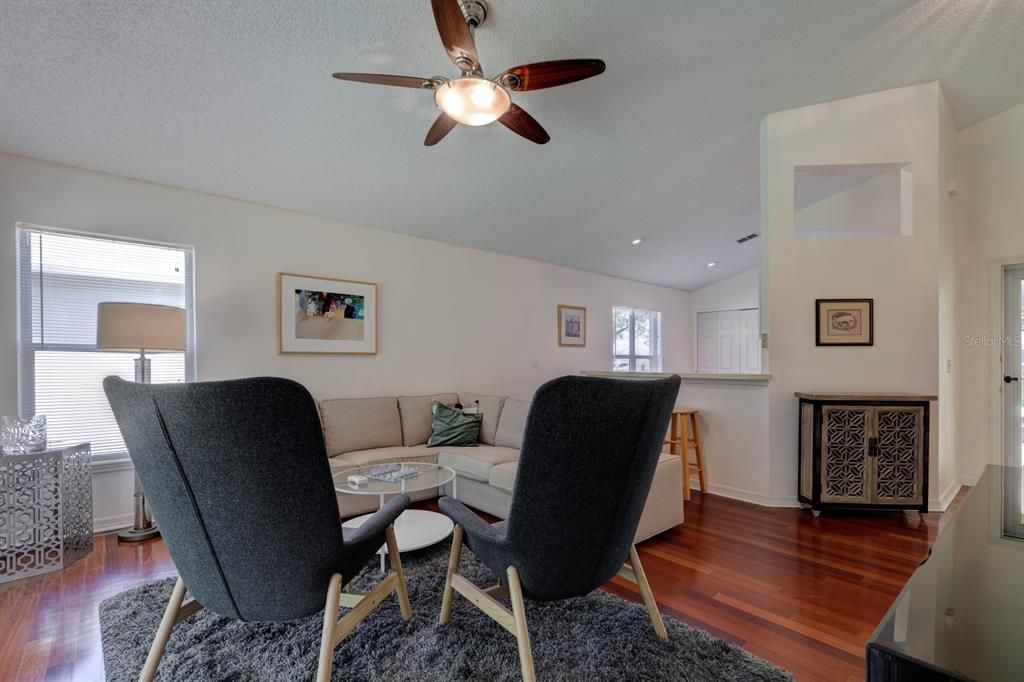 For Rent: $1,750 (2 beds, 2 baths, 1049 Square Feet)