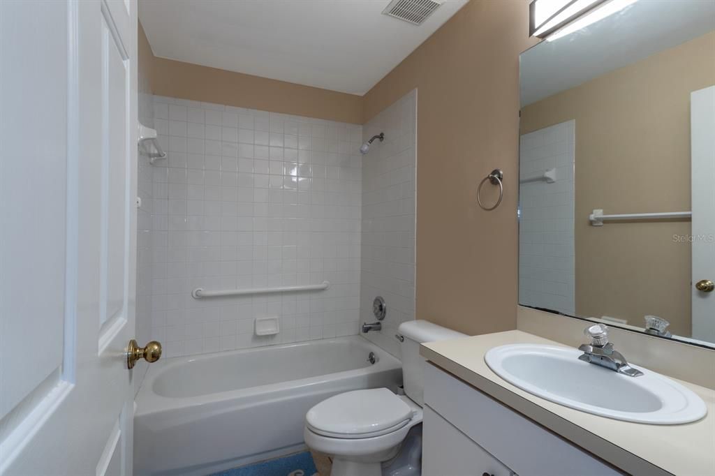 For Rent: $1,750 (2 beds, 2 baths, 1049 Square Feet)