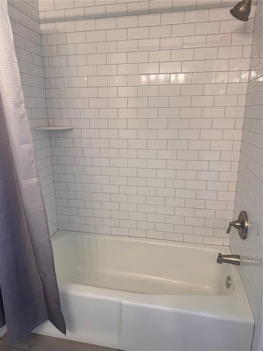 For Rent: $1,350 (2 beds, 1 baths, 828 Square Feet)