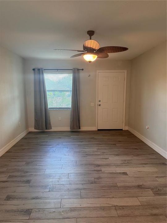 For Rent: $1,350 (2 beds, 1 baths, 828 Square Feet)