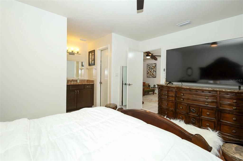 En Venta: $299,000 (2 camas, 2 baños, 1032 Pies cuadrados)