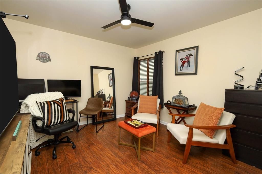 En Venta: $299,000 (2 camas, 2 baños, 1032 Pies cuadrados)
