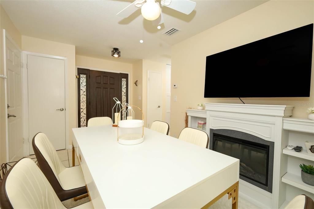 En Venta: $299,000 (2 camas, 2 baños, 1032 Pies cuadrados)