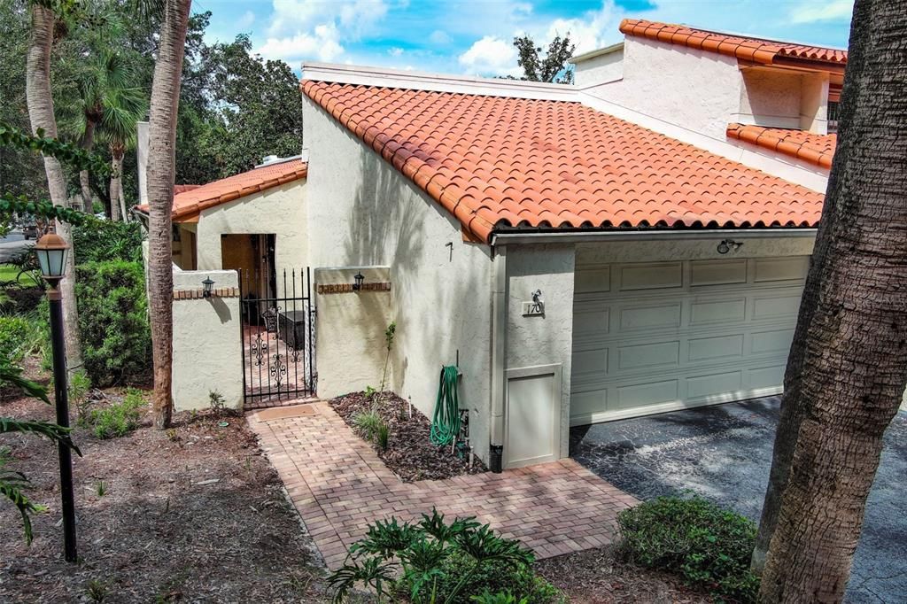 En Venta: $299,000 (2 camas, 2 baños, 1032 Pies cuadrados)