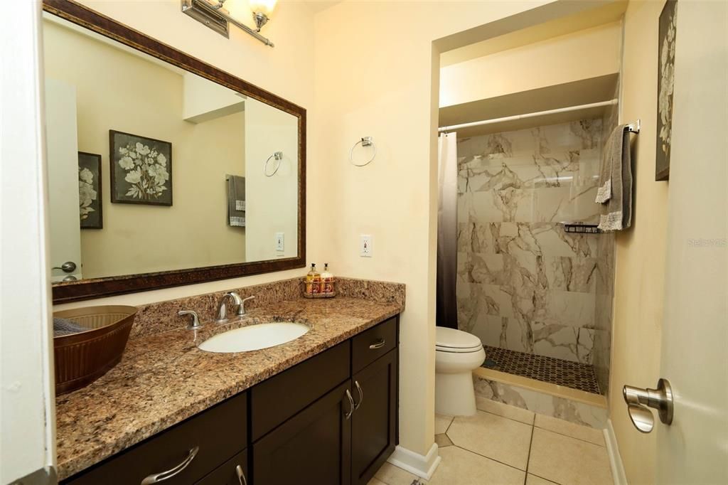 En Venta: $299,000 (2 camas, 2 baños, 1032 Pies cuadrados)