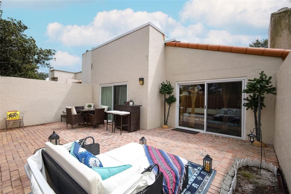 En Venta: $299,000 (2 camas, 2 baños, 1032 Pies cuadrados)