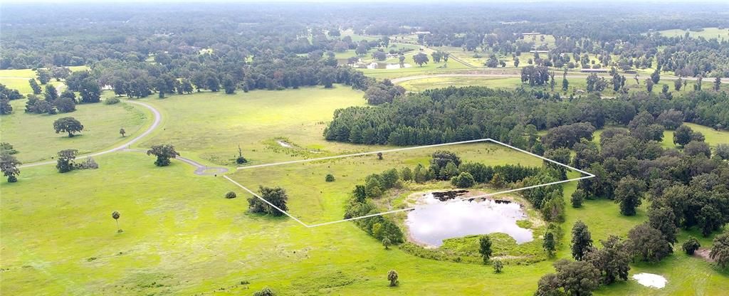 En Venta: $524,680 (10.09 acres)