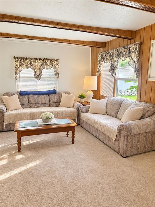 For Sale: $90,000 (2 beds, 1 baths, 720 Square Feet)