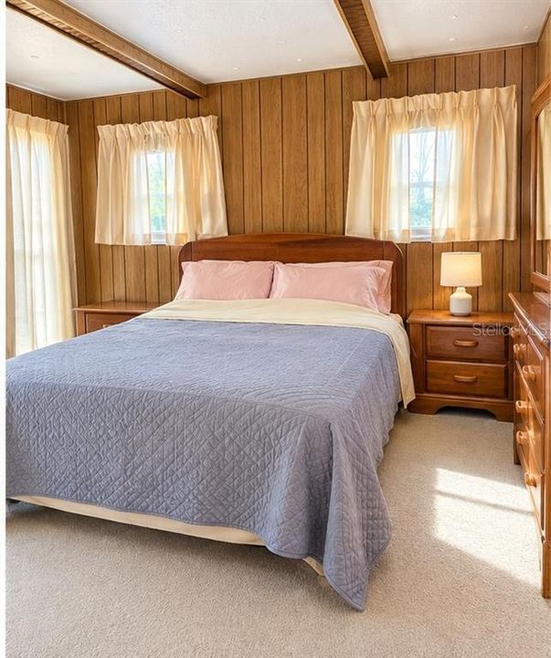 For Sale: $90,000 (2 beds, 1 baths, 720 Square Feet)