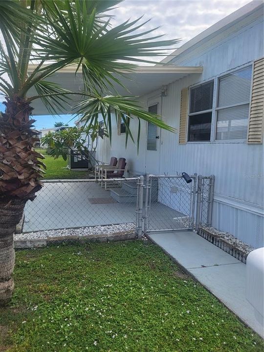 For Sale: $90,000 (2 beds, 1 baths, 720 Square Feet)