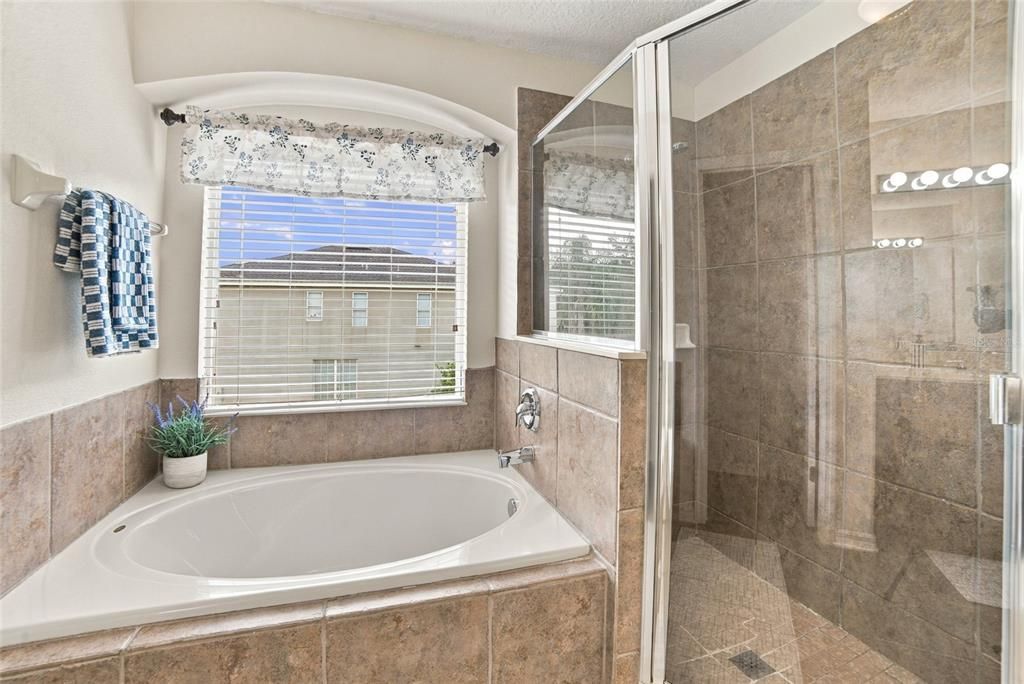 For Sale: $549,000 (4 beds, 2 baths, 2547 Square Feet)