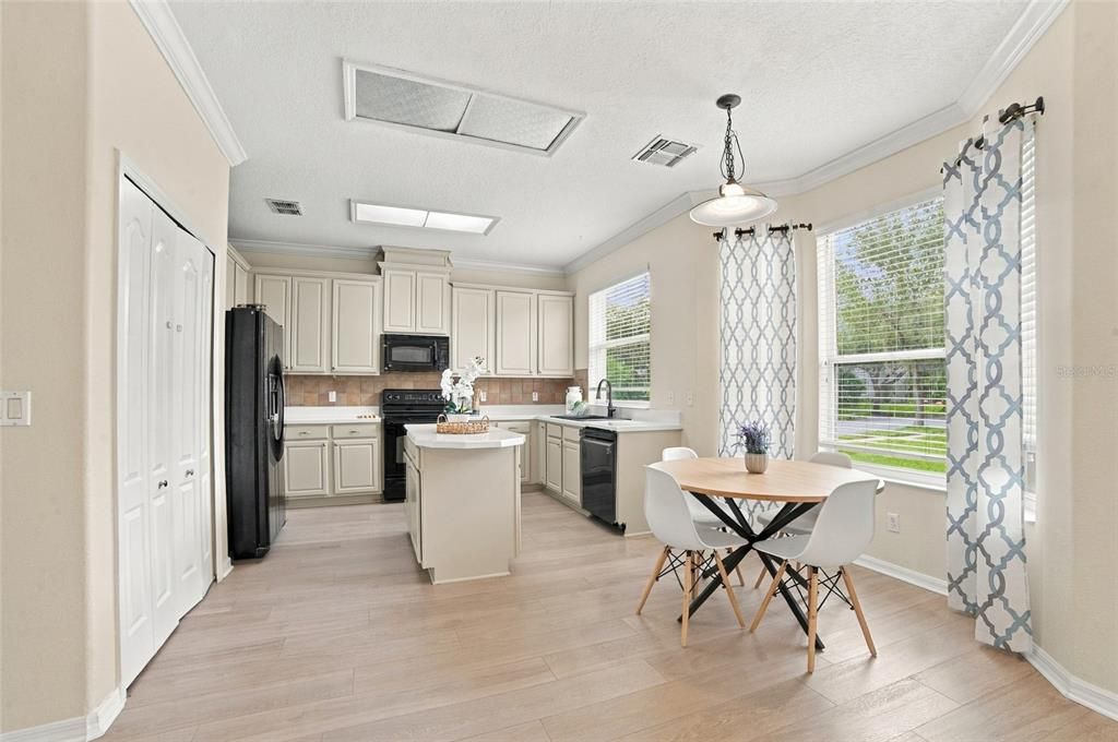 For Sale: $549,000 (4 beds, 2 baths, 2547 Square Feet)