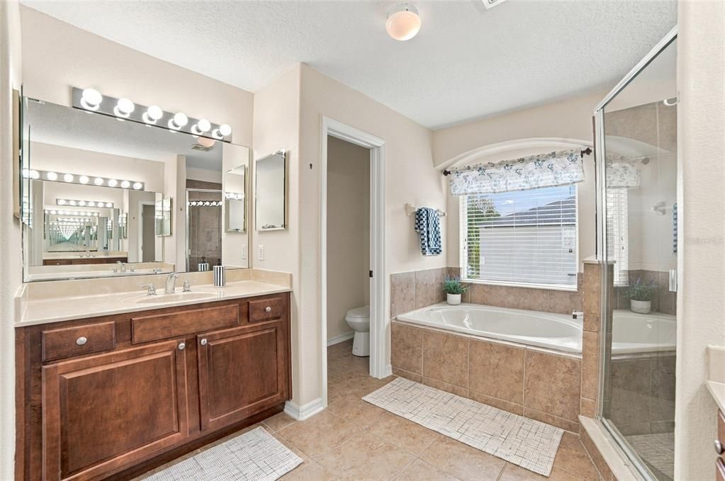For Sale: $549,000 (4 beds, 2 baths, 2547 Square Feet)