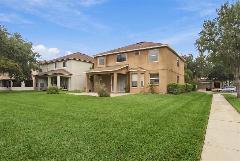 For Sale: $549,000 (4 beds, 2 baths, 2547 Square Feet)