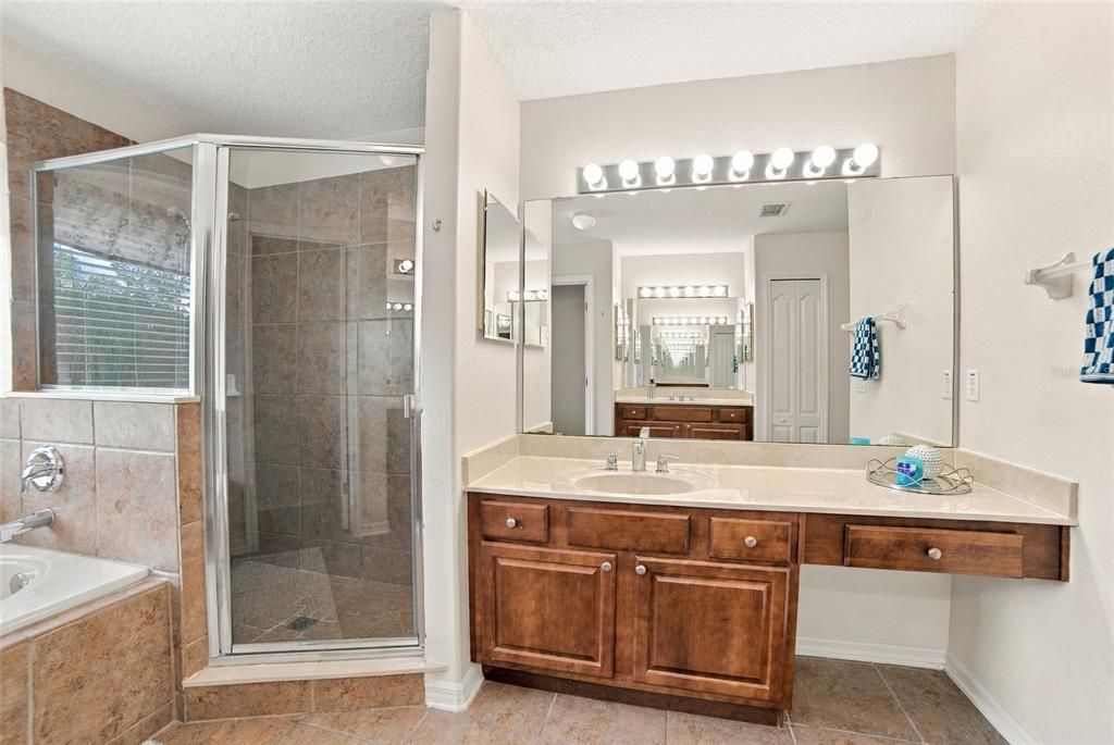 For Sale: $549,000 (4 beds, 2 baths, 2547 Square Feet)
