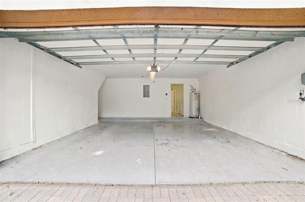 For Sale: $549,000 (4 beds, 2 baths, 2547 Square Feet)