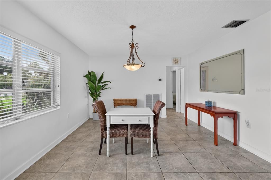 En Venta: $279,900 (2 camas, 1 baños, 1159 Pies cuadrados)