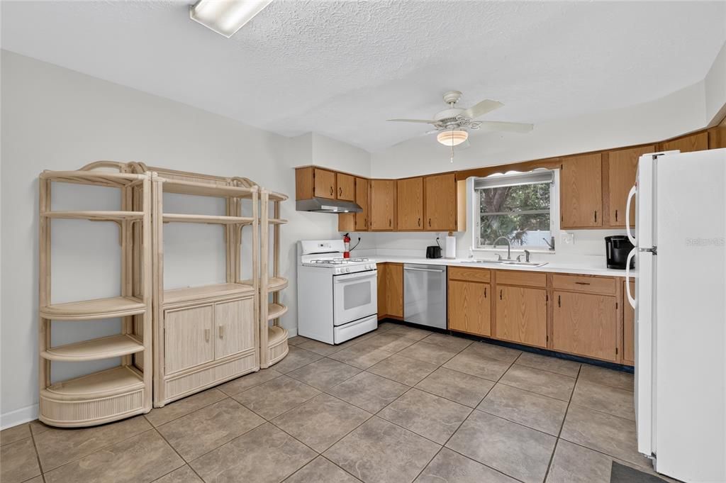 En Venta: $279,900 (2 camas, 1 baños, 1159 Pies cuadrados)