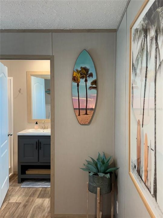 For Sale: $399,999 (2 beds, 2 baths, 896 Square Feet)