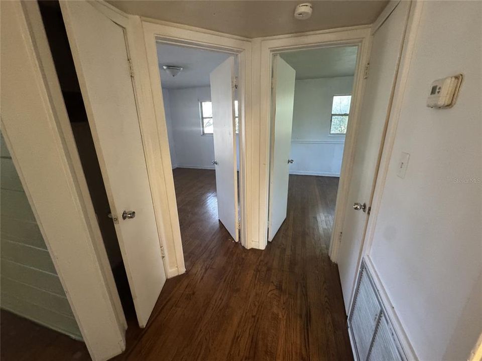 For Rent: $1,095 (3 beds, 1 baths, 902 Square Feet)
